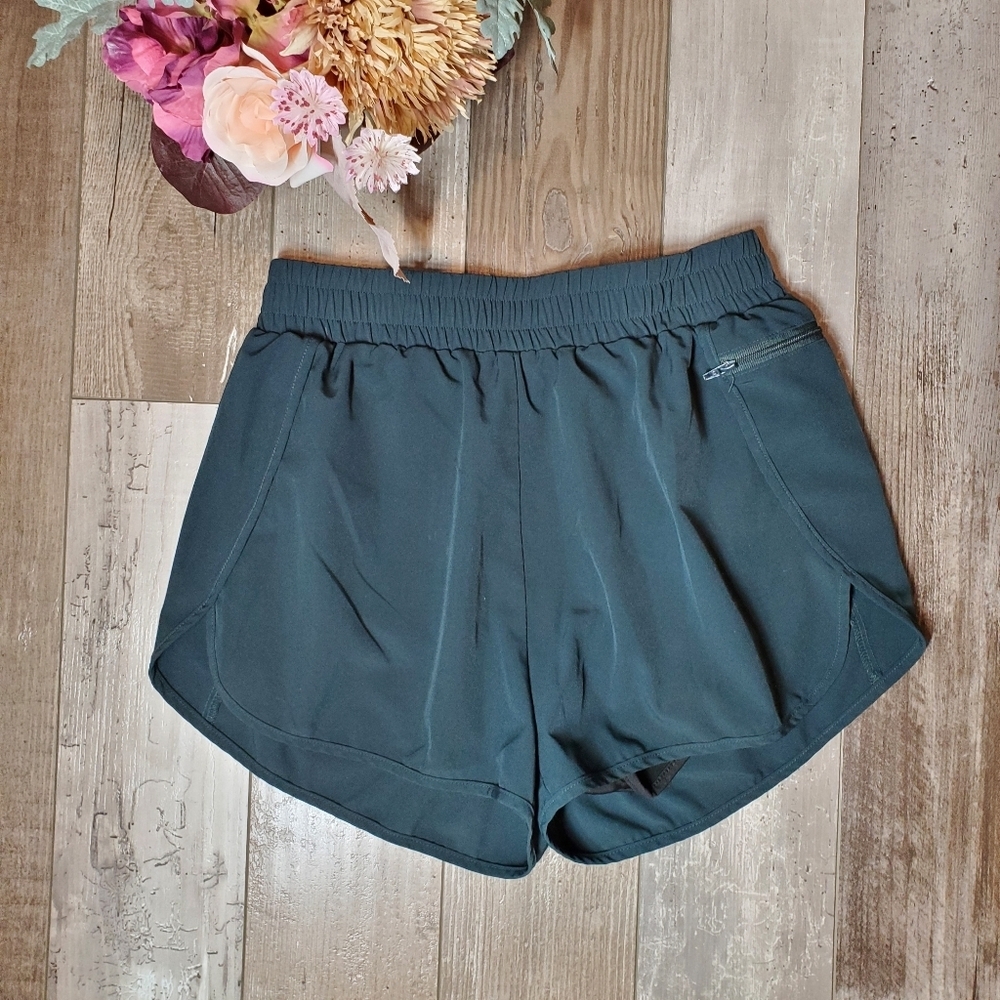 Women's Black FASHION Athletic Activewear Shorts Lined Size Medium NWOT